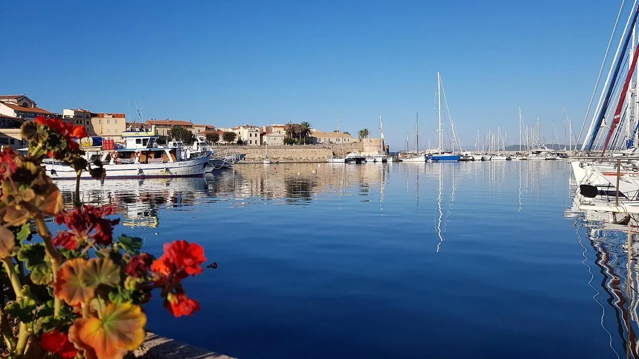 Exclusive On The Beach Alghero Apartament